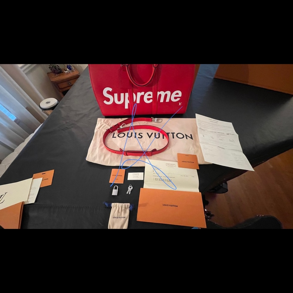 NWT 2017 Louis Vuitton x Supreme Keepall 45 Red. Original owner from London, UK. - Picture 8 of 8